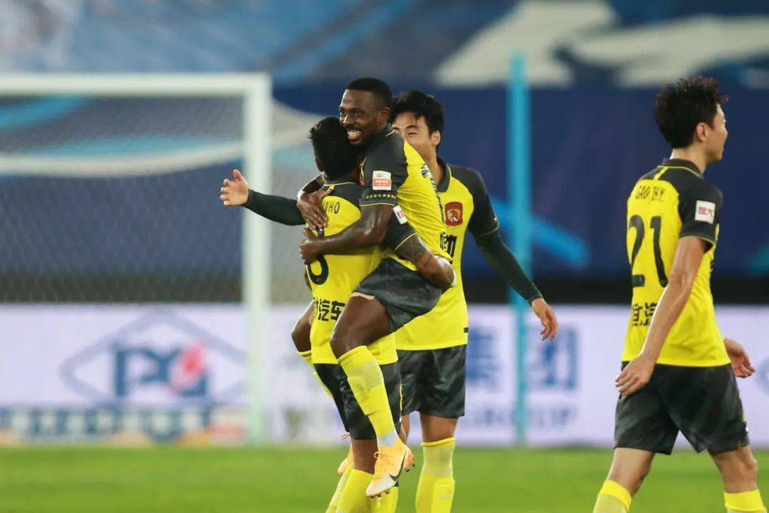 中超强队PK：广州恒大对决山东鲁能