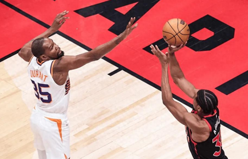 猛龙前锋连续砍分，助球队获得胜利的简单介绍