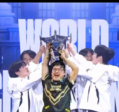 Uzi迎来十五赛季高光表现，切尔西球迷沸腾！