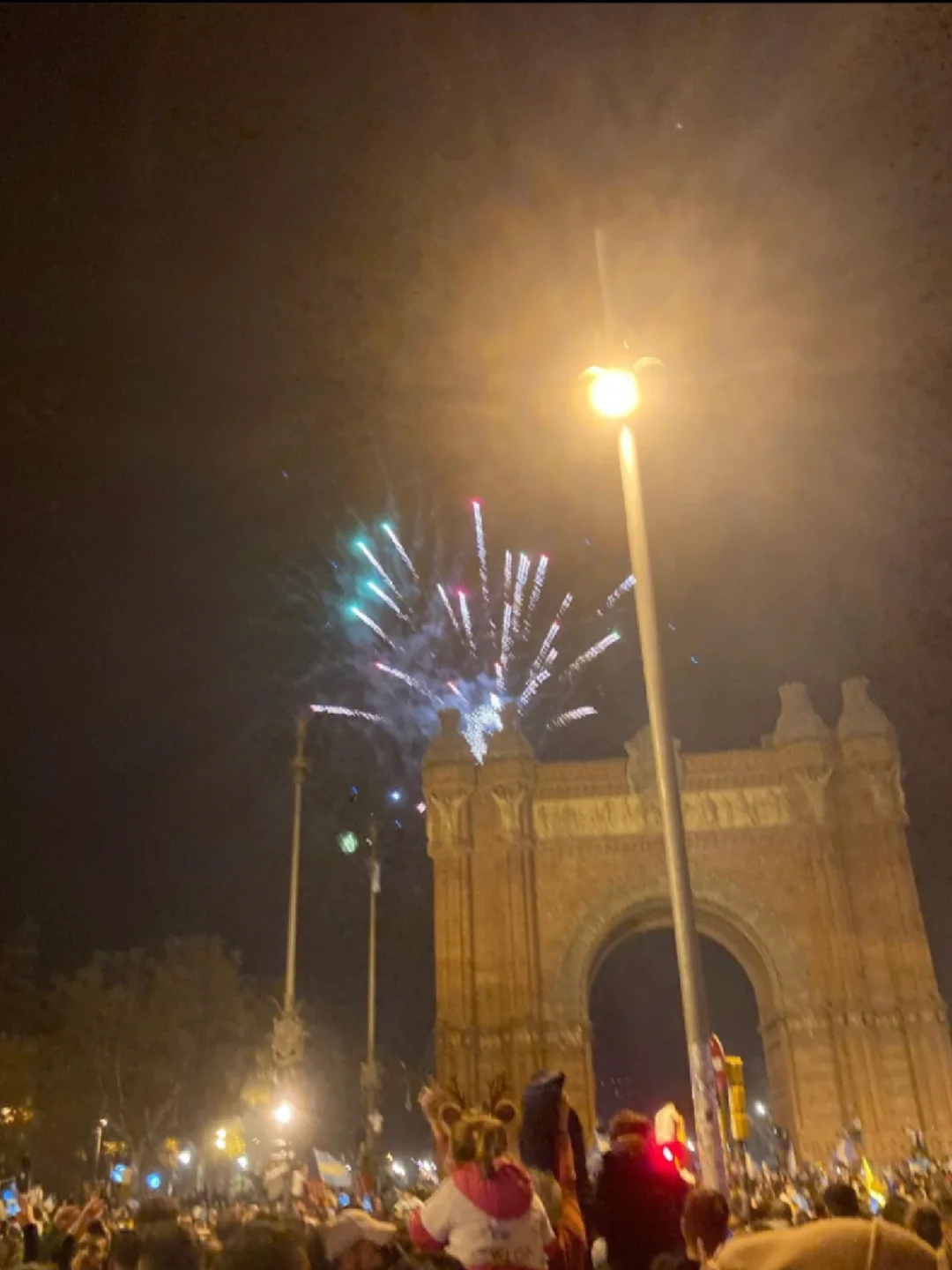 阿扎伦卡回归赛场，问鼎冠军首场状态亮眼，巴塞罗那观众沸腾！